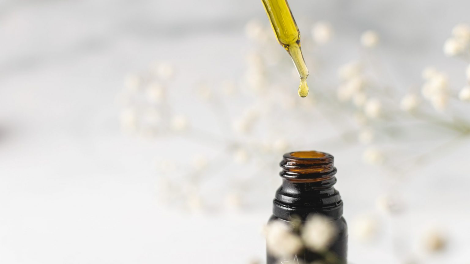 3 Best Oil for Human Hair Wigs (Expert Picks 2023)