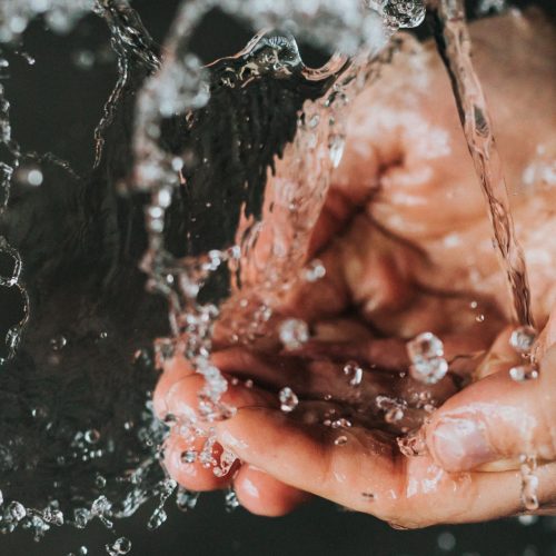 how to wash a wig without wig shampoo